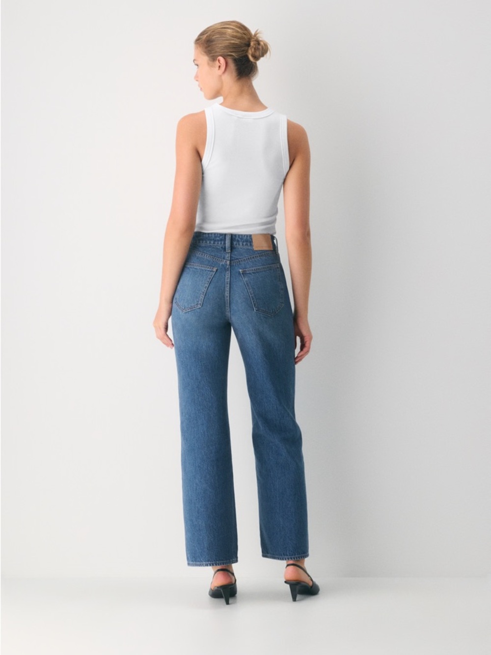 Aritzia Denim Forum The Farrah Curve-Fit Hi-Rise Wide Jean - Picture 2 of 9